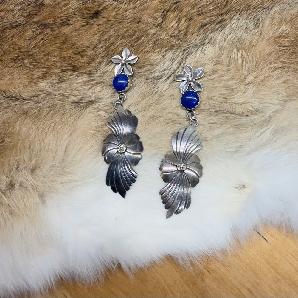 Vintage Southwestern Sterling Silver Fan Floral Lapis Lazuli Drop Earrings